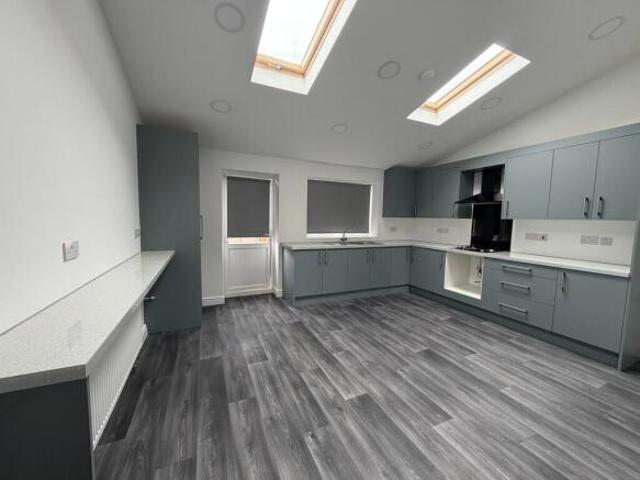 Farm for rent in Aldersley, Stockwell End