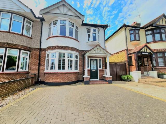 Semi Detached House for rent in Romford