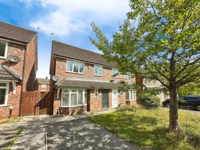 House for rent in Woolton, Calderstones