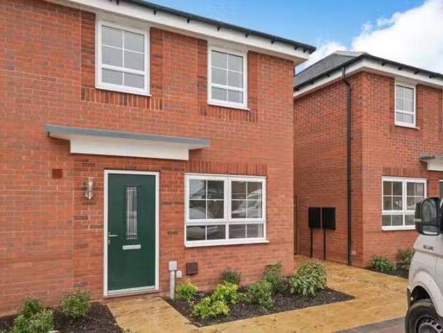 House for rent in Overslade, New Bilton