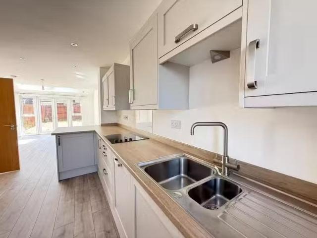 House for rent in Calderstones