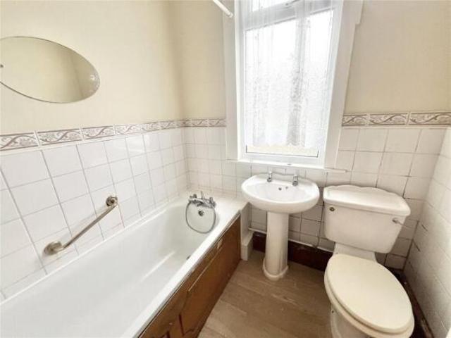 Farm for rent in Alton Barnes