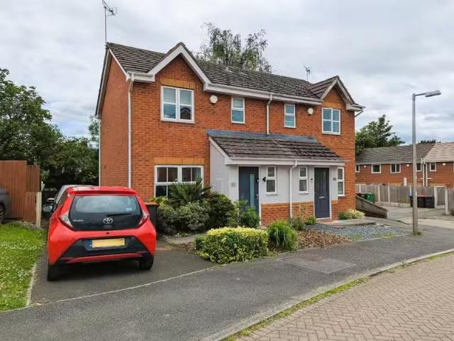 House for rent in Cuddington, Cheshire
