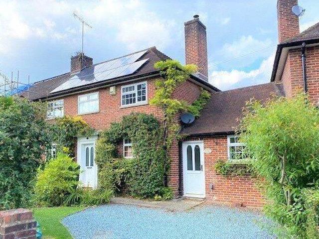 House for rent in Oxted, Hillview