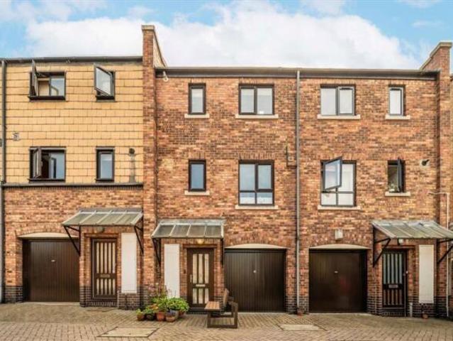 Farm for rent in London Borough of Tower Hamlets, Greater London