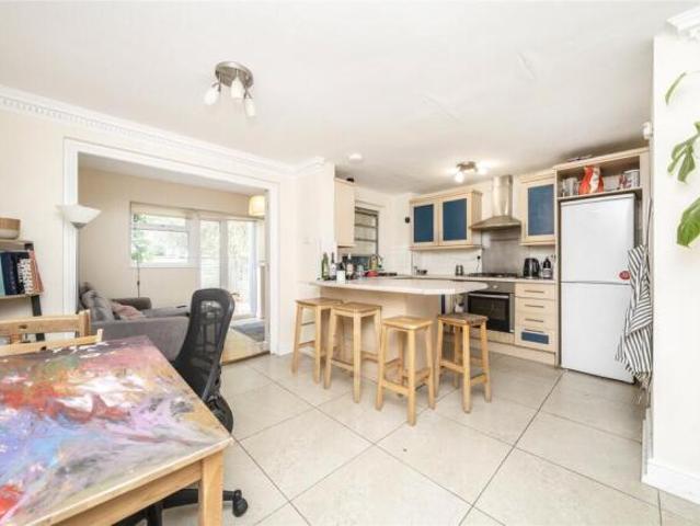 Farm for rent in Ocean Estate, Greater London