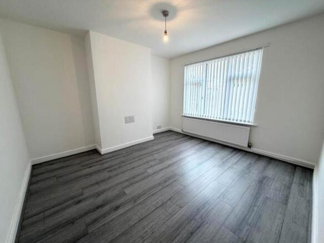 Farm for rent in Kirkby, Knowsley