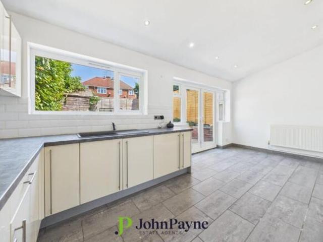 Farm for rent in Cheylesmore, West Midlands