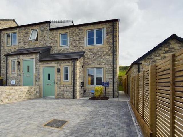 House for rent in Greatwood, Skipton