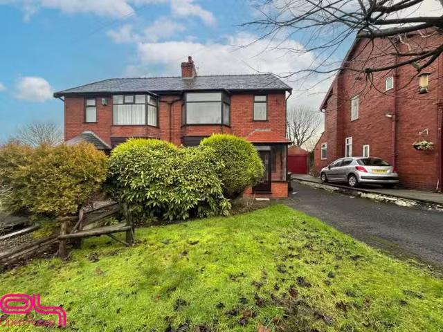 House for rent in Little Preston, West Yorkshire