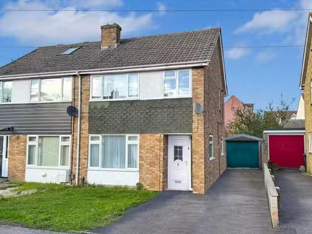 House for rent in Highfield, Pouchen End