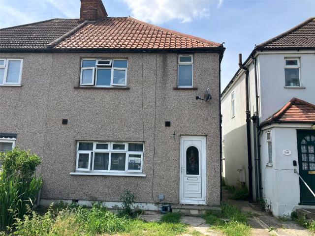 Semi Detached House for rent in Romford