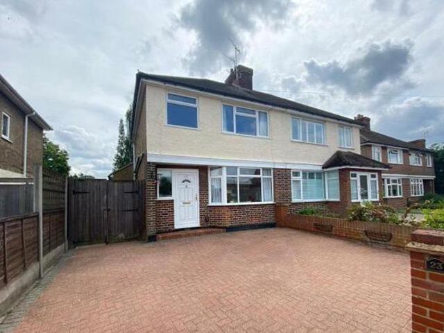 House for rent in Surrey