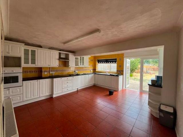 Farm for rent in Covingham, Swindon
