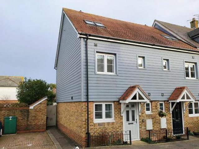 House for rent in Coopersale Street, Epping