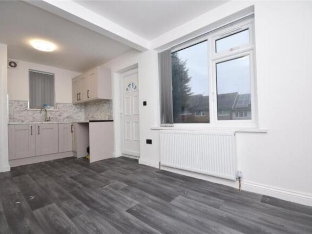 Farm for rent in Robin Hood, West Yorkshire