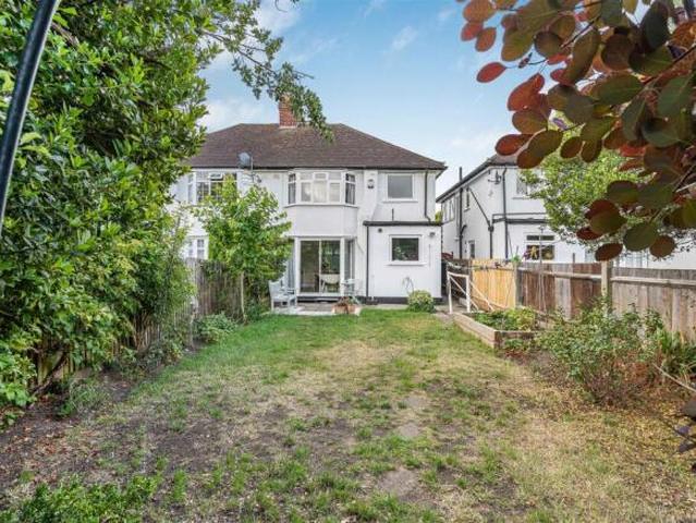 Farm for rent in Kingston Upon Thames, Greater London