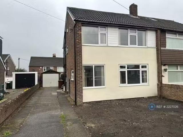 House for rent in Tong Street
