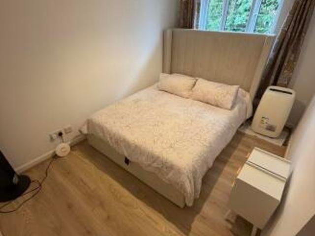 Farm for rent in Epping