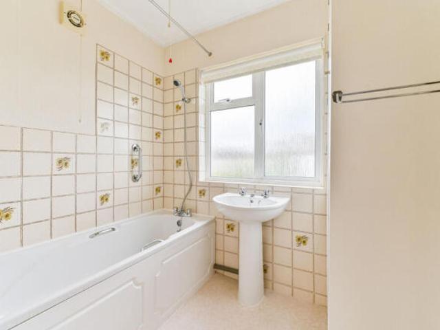 Farm for rent in Stoneleigh, Ewell