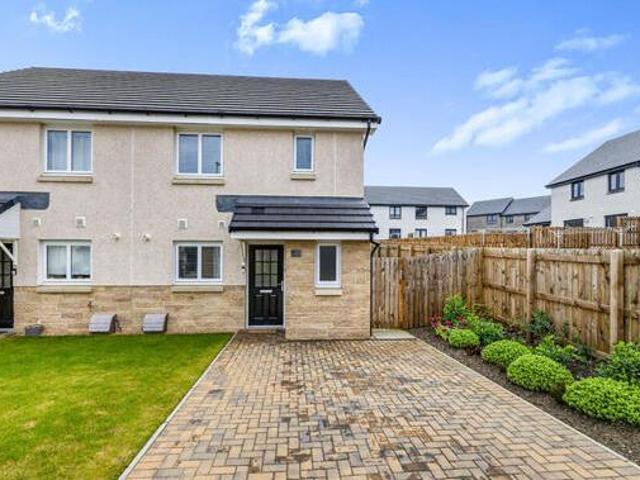 House for rent in Monarch's Way, West Calder