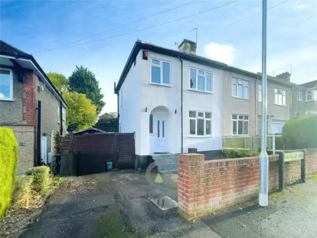 House for rent in Pouchen End, Hertfordshire
