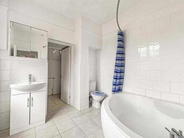 Farm for rent in Cheam, Greater London