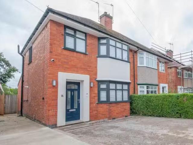 House for rent in Overslade, New Bilton