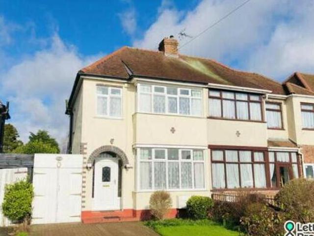 House for rent in Aldersley, Claregate