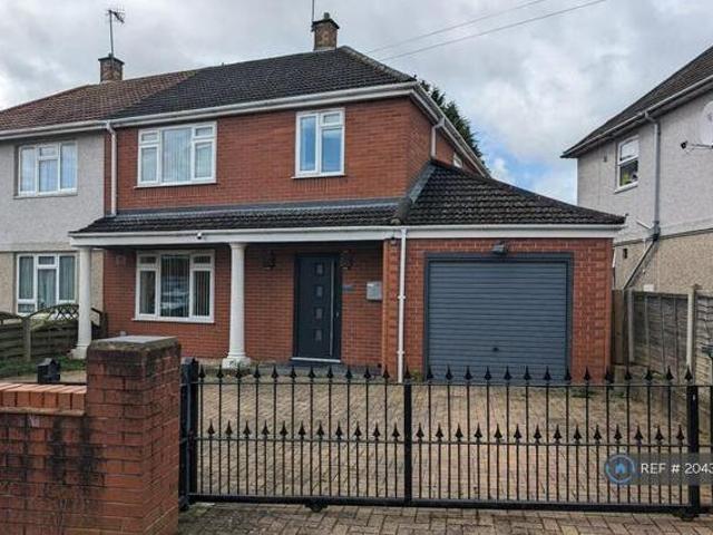 House for rent in Nunnery Wood, Worcestershire
