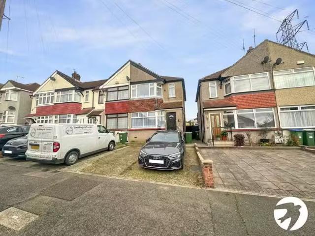 House for rent in Blackfen, Greater London