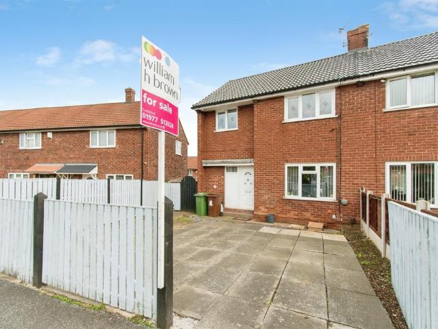 House for sale in New Fryston, West Yorkshire