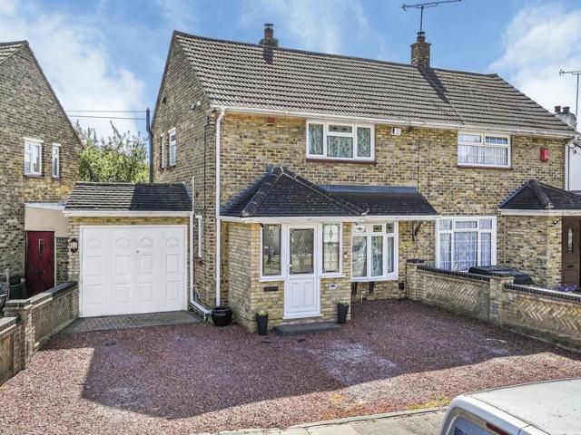 House for sale in Alton Barnes, Essex