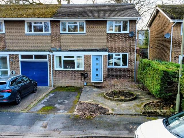 House for sale in Fleet, Hart