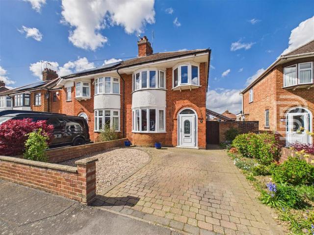 House for sale in Hillmorton Paddox, New Bilton