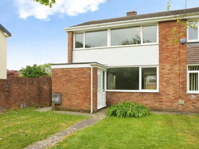 House for sale in Pucklechurch, South Gloucestershire