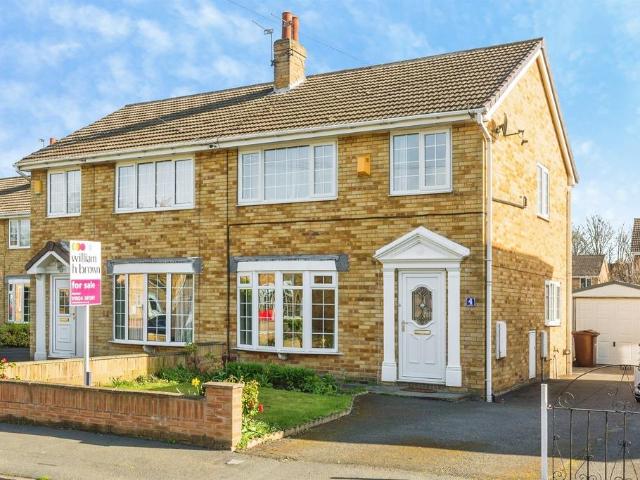 House for sale in Belle Isle, West Yorkshire