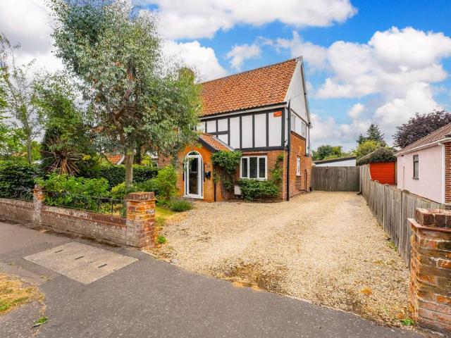 House for sale in Crostwick, Norfolk