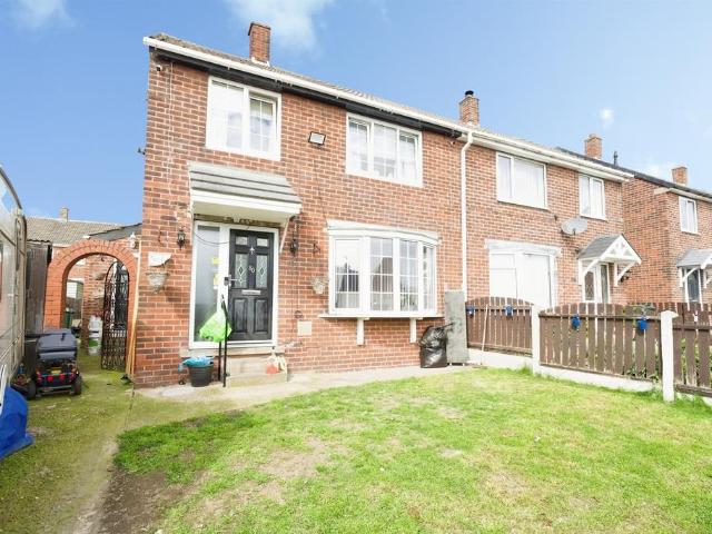 House for sale in Royston, South Yorkshire