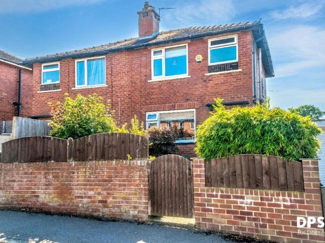 House for sale in Gildersome, West Yorkshire