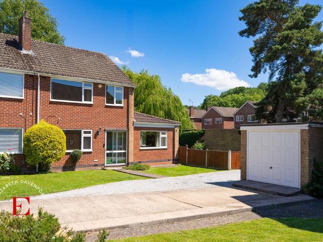 House for sale in Green Close, Warwickshire