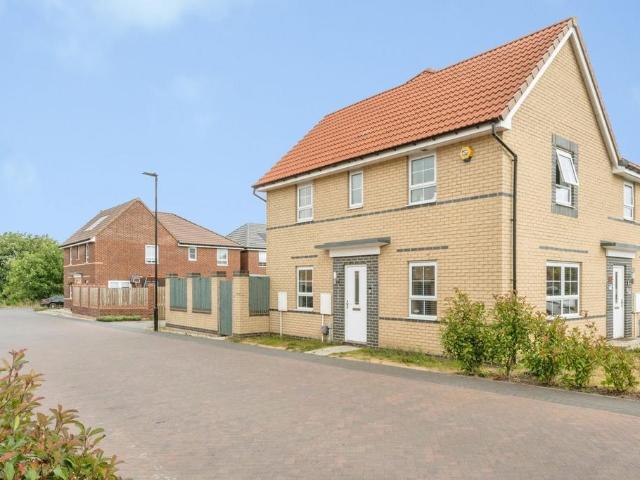House for sale in New Rossington, South Yorkshire