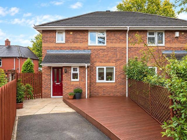 House for sale in Halifax, Calderdale