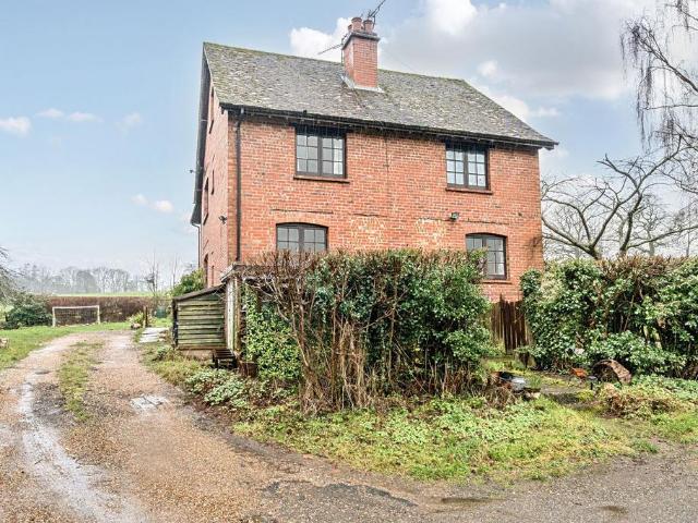 House for sale in Gallypot Street, Cross In Hand