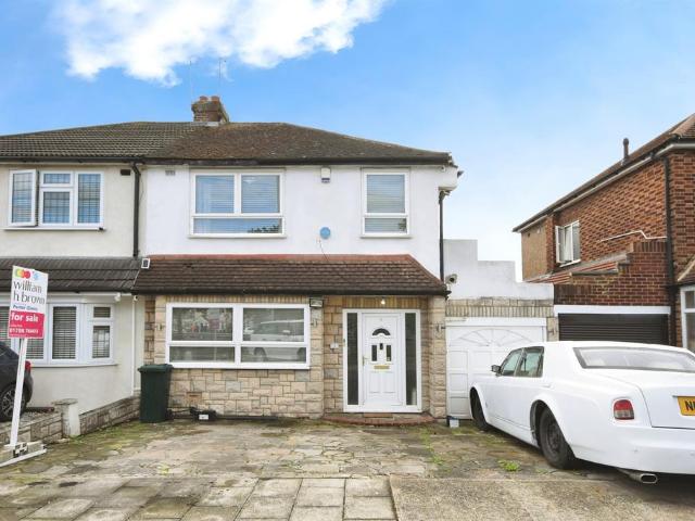 House for sale in Gidea Park, Greater London