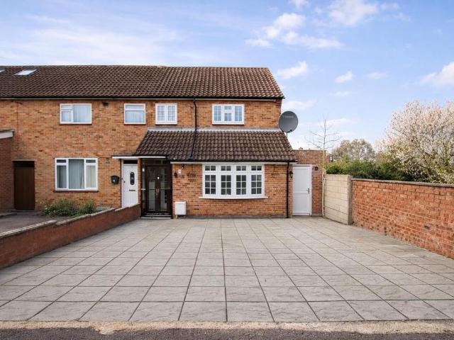House for sale in Elstree and Borehamwood, Borehamwood