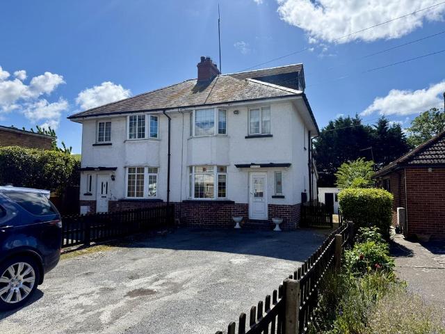 House for sale in Waun Fawr, Wales
