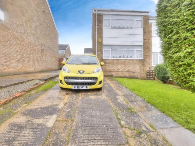 House for sale in Irchester