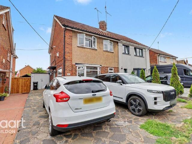 House for sale in Laindon, Essex