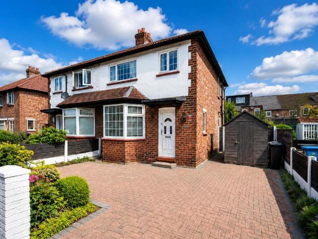 House for sale in Timperley, Trafford Park